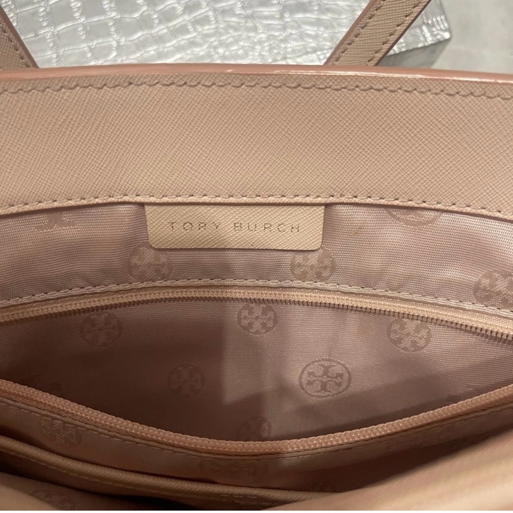 Tory Burch" Emerson Tote - Picture 4 of 15